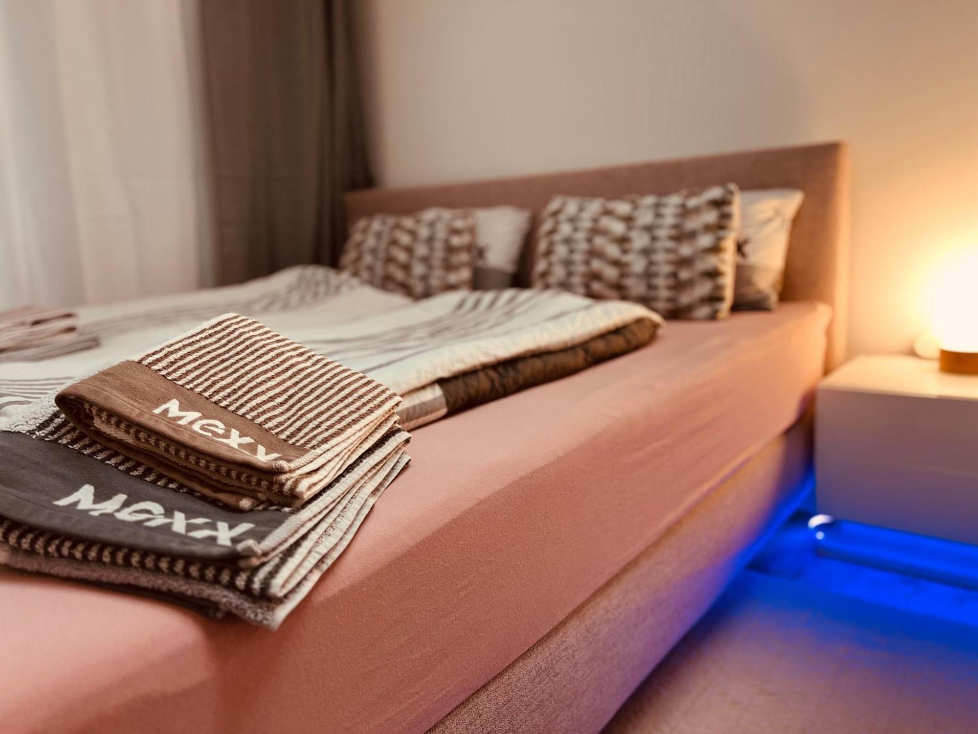 Appartement Cologne Luxe Living: Opulent Elegance Unleashed Extérieur photo